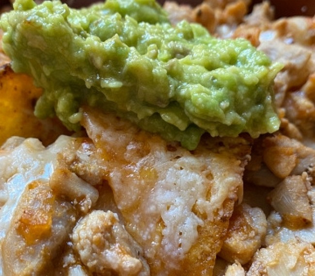 Nachos con Mix de Pollo Valdelicias y guacamole